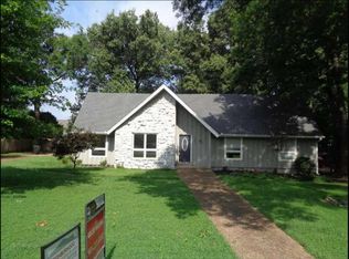 1551 Poplar Ridge Dr, Memphis, TN 38120