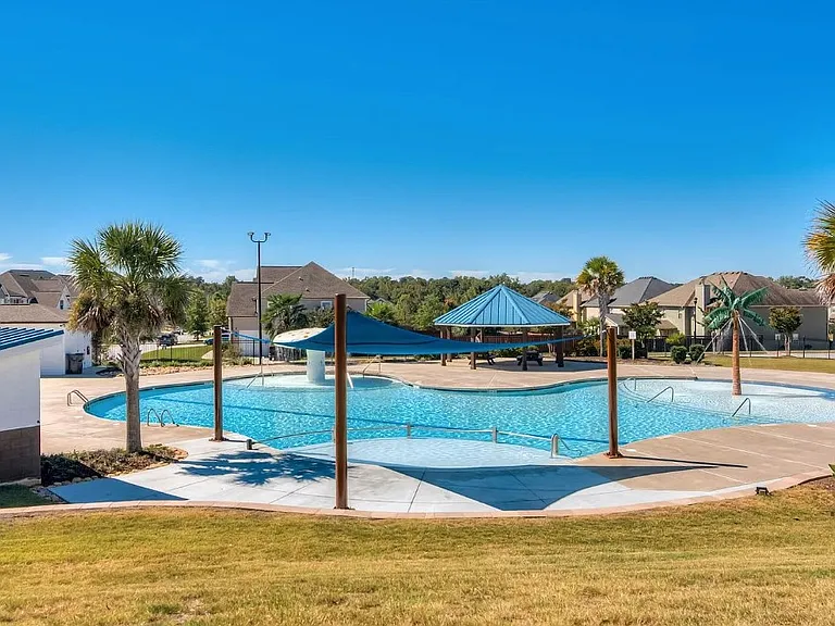 540 Vinings Dr — Photo 42