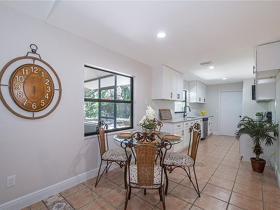 5th image of 7933 Barrowood St