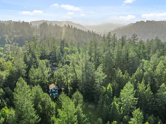 3rd image of 10570 Canyon Road