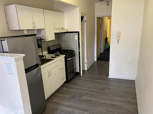 912 Pine St #3F Photo 1