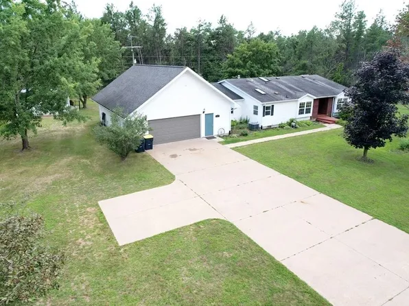 W5777 Evergreen Ln, New Lisbon, WI 53950