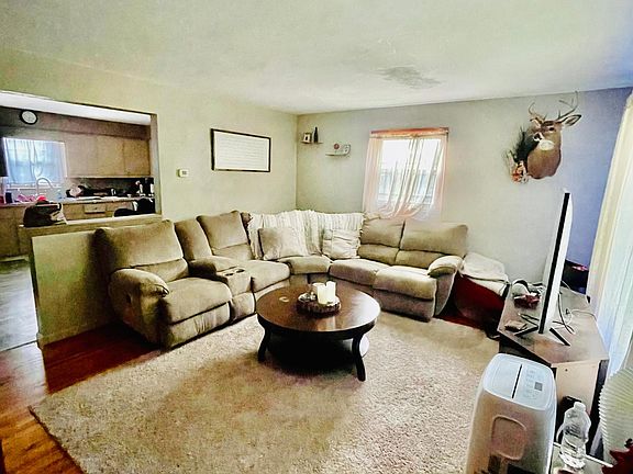 4th image of 256 N Baldwin St #1