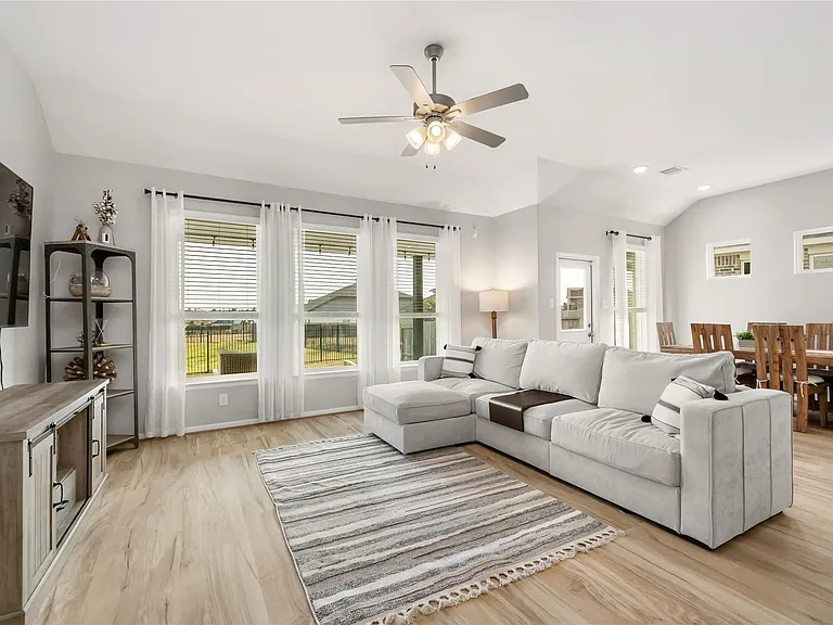 1259 Tilia Creek Ln — Photo 11
