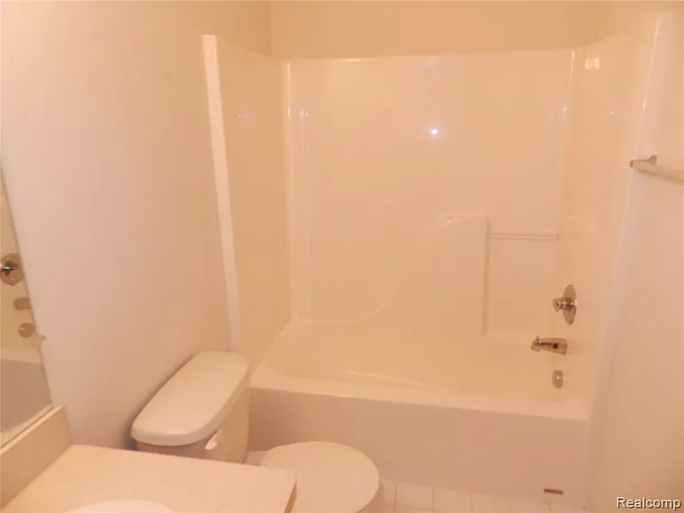 41576 Hamlet Ln — Photo 7