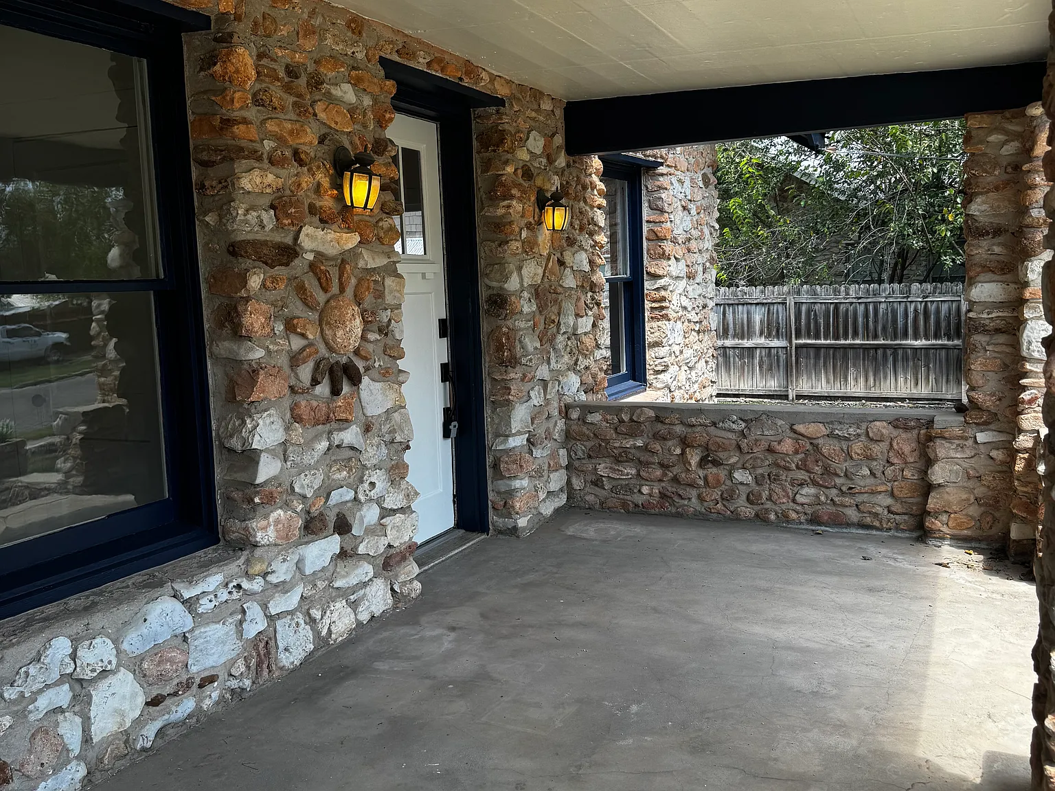 2 bed, 1200 sqft, $2,000 — Photo 4