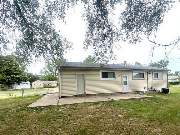4th image of 830 Northmoor Dr