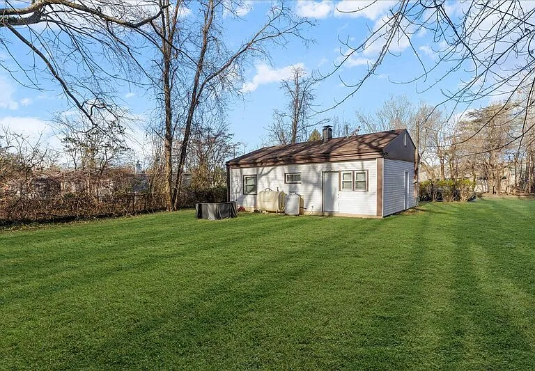 28 Crescent Dr — Photo 5