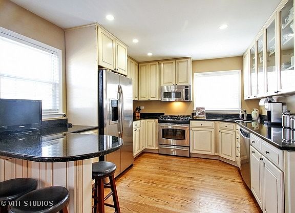 4th image of 1130 Vernon Dr