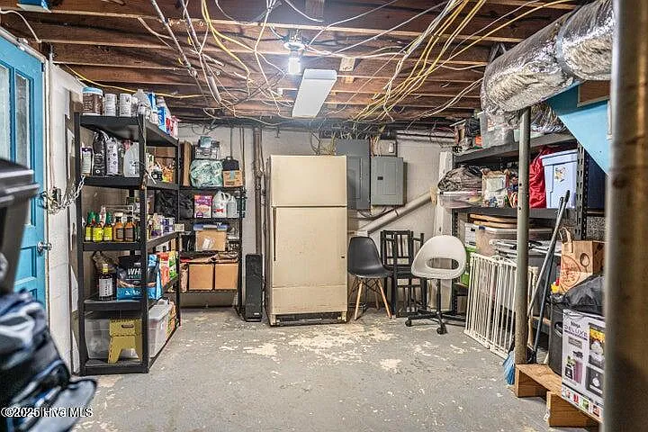 420 E Indiana Ave — Photo 33