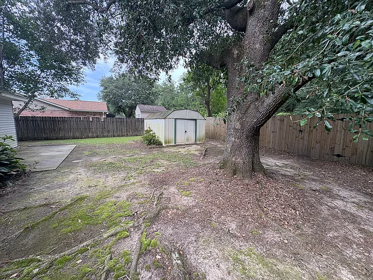 3142 Meadow Lake Dr E — Photo 13