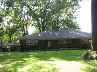 1095 Kings Park Dr, Memphis, TN 38117