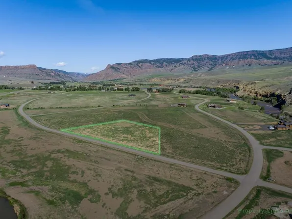 83 Stillwater Dr, Cody, WY 82414