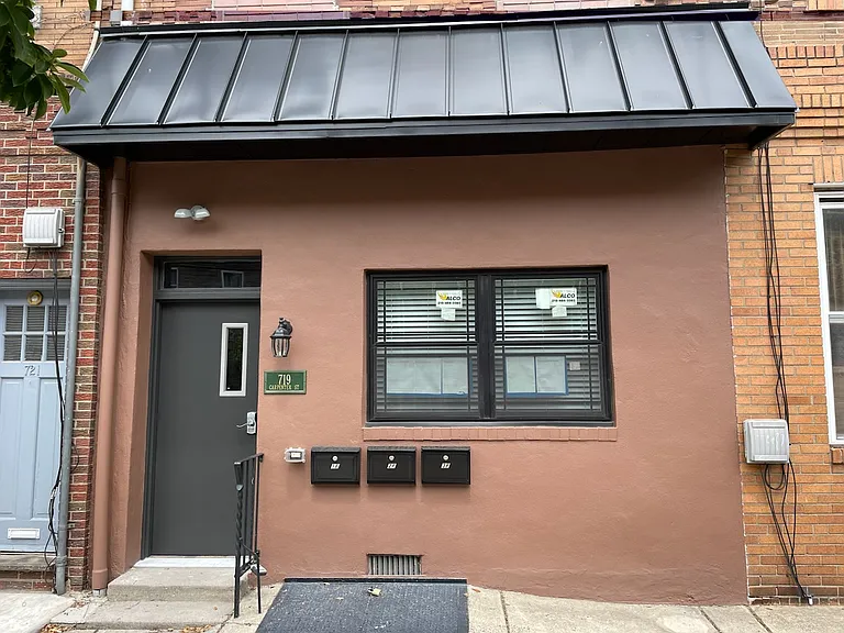 719 Carpenter St #1 — Photo 10