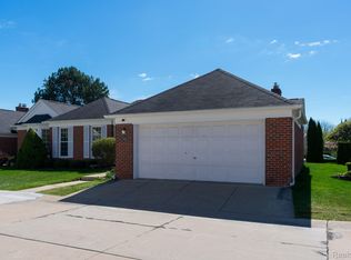 37808 Maple Cir W, Clinton Township, MI 48036