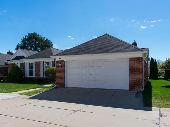 37808 Maple Cir W, Clinton Township, MI 48036