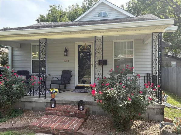 601 W 77th St, Kansas City, MO 64114