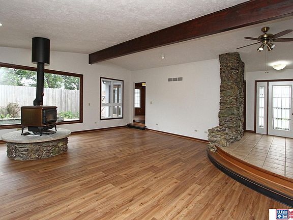 4th image of 2611 S 41st St