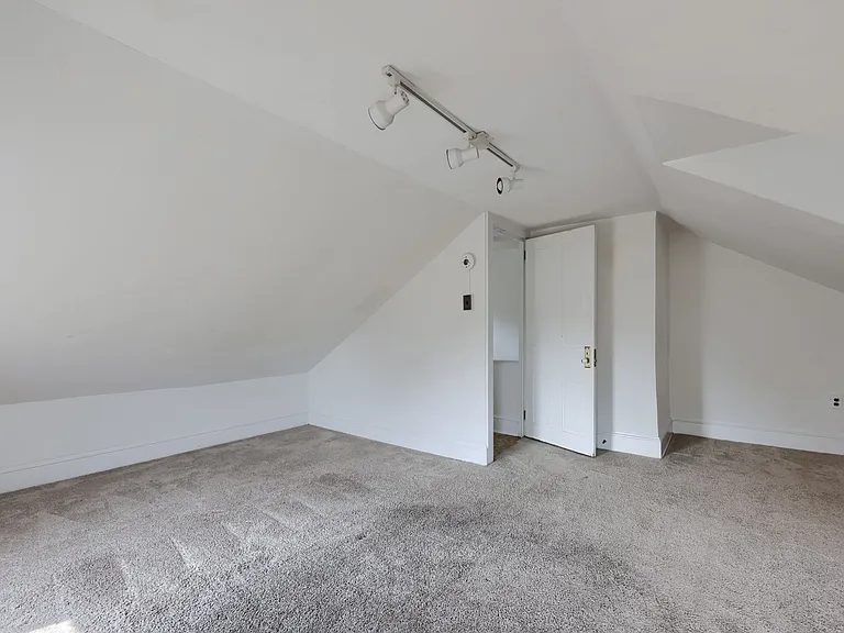 240 E Frederick St #2 — Photo 25