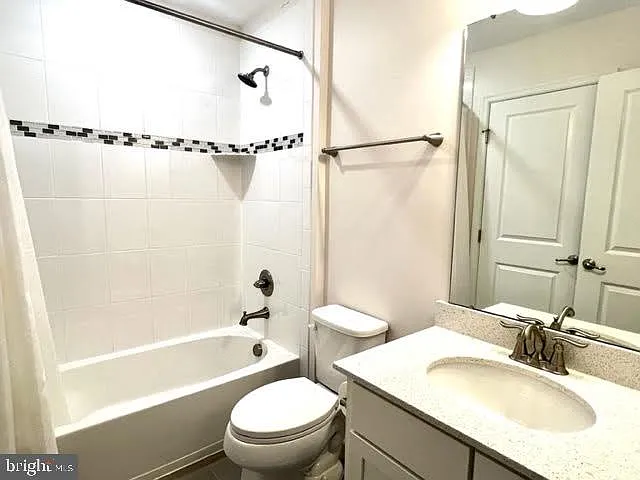 22445 Alewife Ter — Photo 25