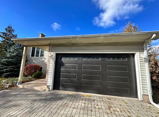 25 Tremont Dr, Saint Catharines, ON L2T 3A7