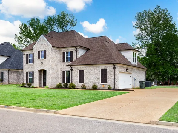 385 Burton Place Dr, Oakland, TN 38060