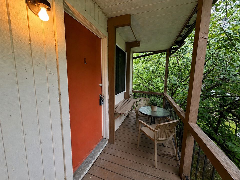 1st image of 207 Old Chimney Ridge Rd #L