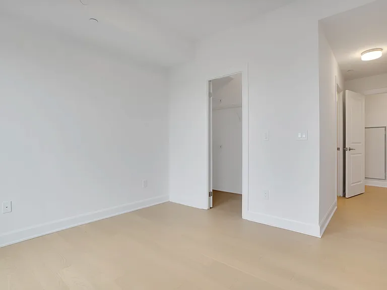 3240 William Coltson Ave — Photo 174