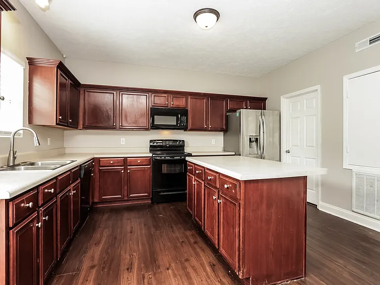 3342 Hamberton Cir — Photo 8