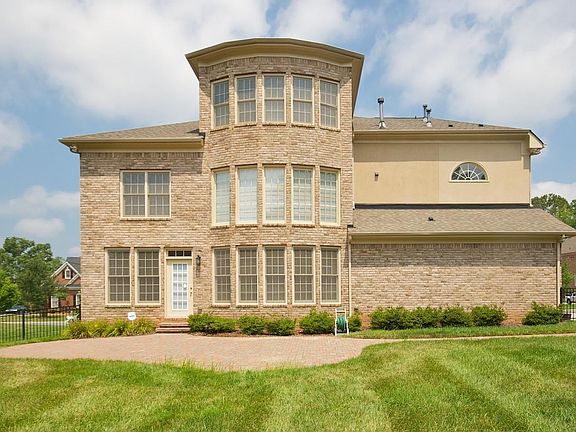 2nd image of 7212 Stonehaven Dr