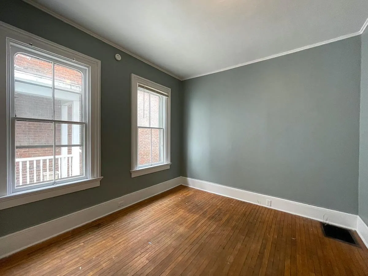 5 bed, 2200 sqft, $550 — Photo 3