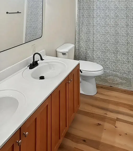 465 Lakeside Trl — Photo 3
