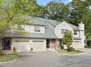21 Spruce Run, Ramsey, NJ 07446