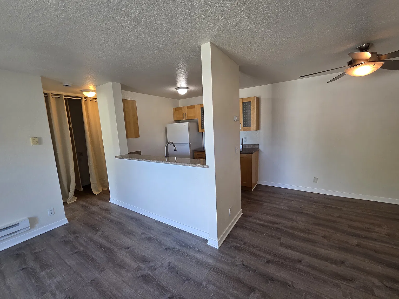 2 bed, 900 sqft, $3,000 — Photo 3