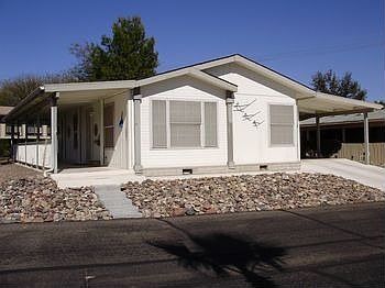 3 Listing, Outside.jpg