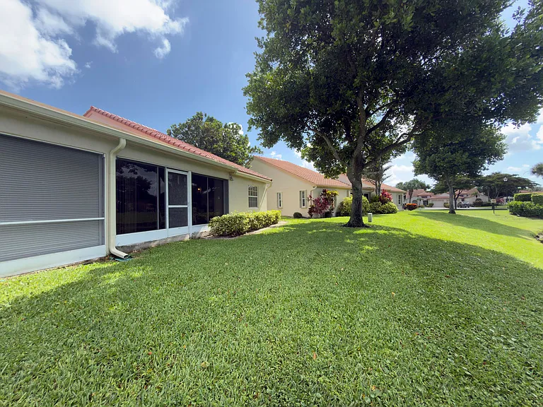 7922 Sandy Pointe Dr — Photo 40