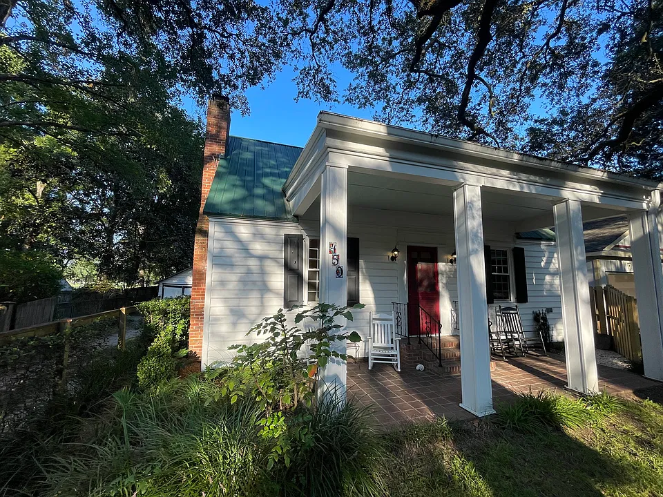 450 Riverland Dr