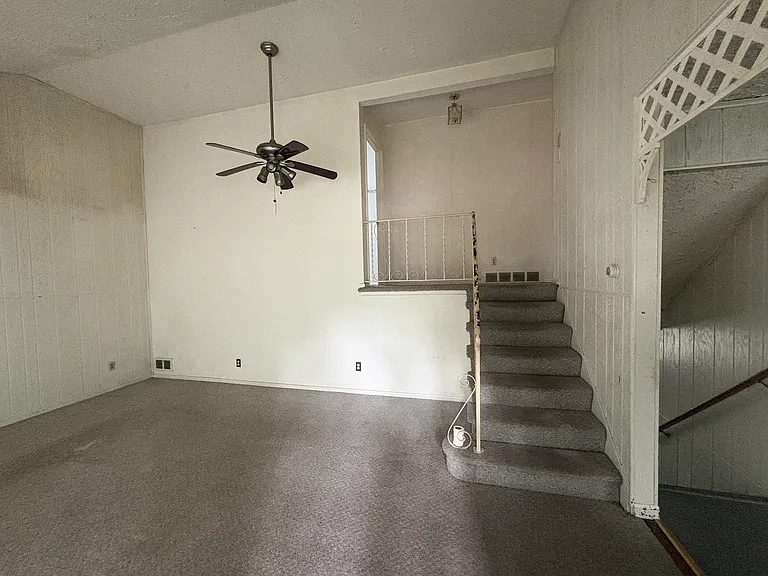 1228 Country Club Rd — Photo 2