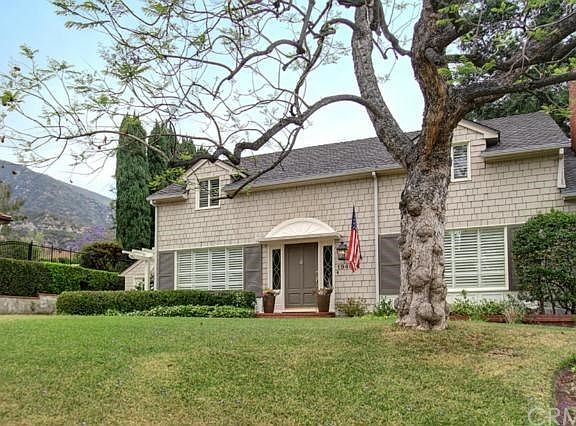 2nd image of 1940 Oakwood Ave