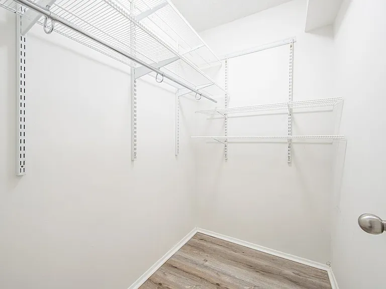 250 E 40th St #8C — Photo 8