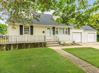 161 Foster Rd, Ronkonkoma, NY 11779