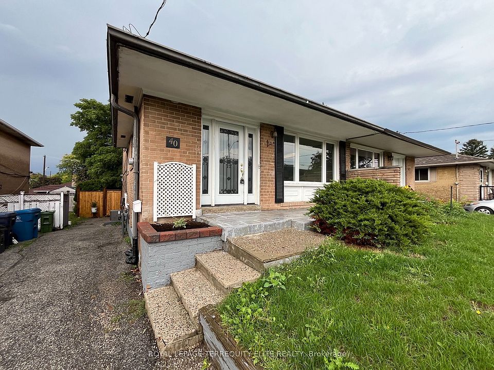1st image of 40 Pender Cres