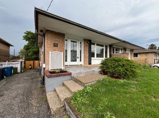 40 Pender Cres, Toronto, ON M1T2M7