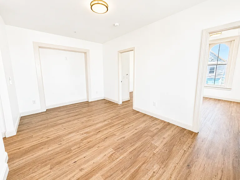 319 Connecticut St #2 — Photo 6