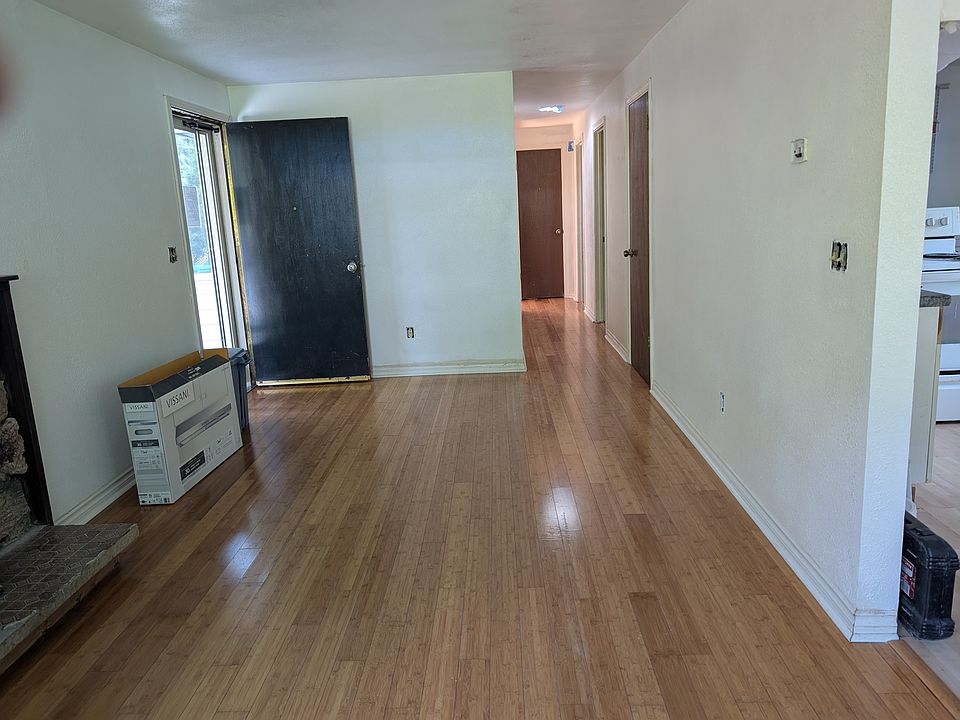 2nd image of 5939 17th Ave SW