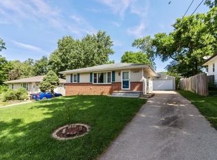 1217 Rittenhouse St, Des Moines, IA 50315