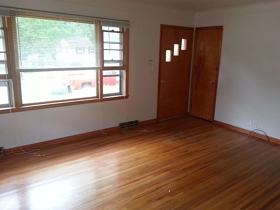 2nd image of 2615 Garden Ave