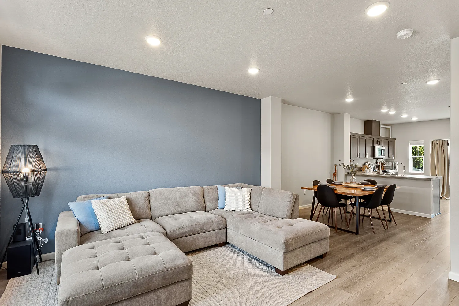 11364 SW Mont Blanc St — Photo 1