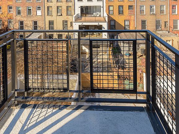 4th image of 215 Macon St #4R