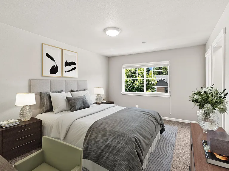 Spacious main bed room.